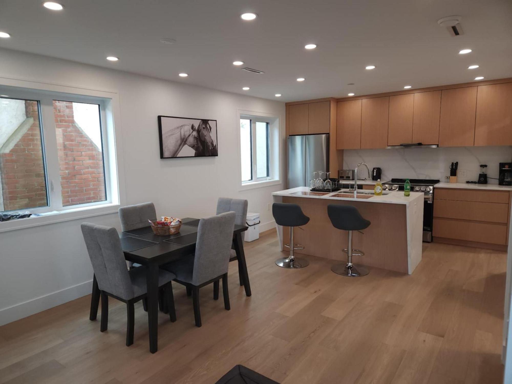 Signature Luxe Top-Floor Townhouse 2Br, 3Ba With Stunning Views Vancouver Kültér fotó
